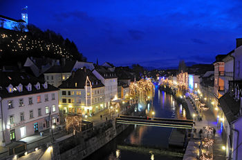 Ljubljana drvi v veseli december