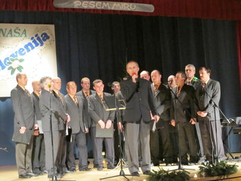 V znamenju sreče in veselja