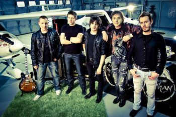 Rock n' roll, letala in Pelhan!