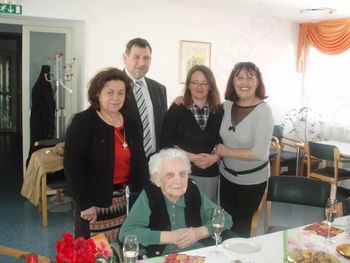 Marija Valant iz Sevnice je praznovala 98. rojstni dan!