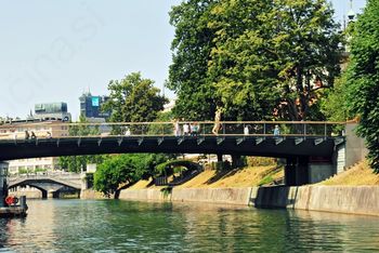Prenova Petkovškovega nabrežja