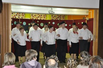 Folklorna skupina Trlice iz Razborja 
