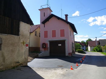 Ureditev okolice gasilskega doma 