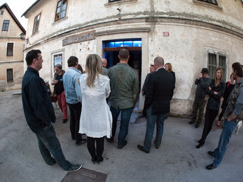 V Galeriji Barje razstavljata vrhniška fotografa