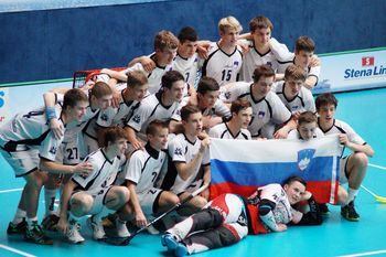 Slovenska reprezentanca v floorballu U19 na SP z Borovničani