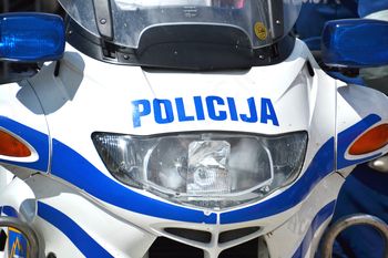 So učenci poškodovali učiteljičin avto?
