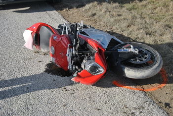 Motorist se je smrtno poškodoval