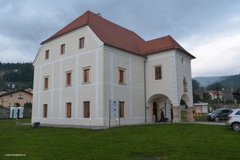 Pristava pri graščini