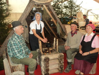 Olcerja in pomočnici pred skorjevko