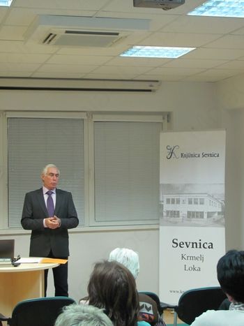 Domačin Ivan Cajner predaval v Knjižnici Sevnica
