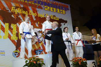 IRMA PIRC IZ SEVNIŠKEGA IPPONA,  SVETOVNA PODPRVAKINJA V JU JITSU, DOMEN BOŽIČ osvojil 11. mesto