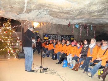 Foto utrinki: PREDBOŽIČNI KONCERT V PODZEMLJU PECE
