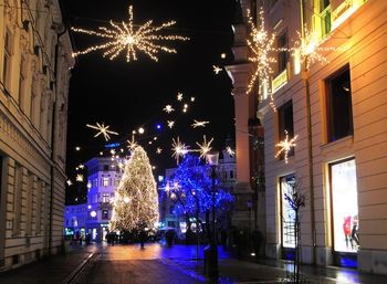 Praznični december