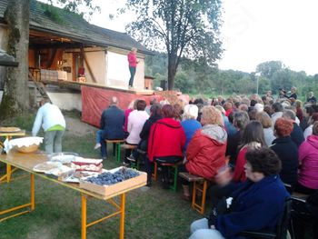 Gledališka predstava na Herčevi žagi: "Moda in baula"