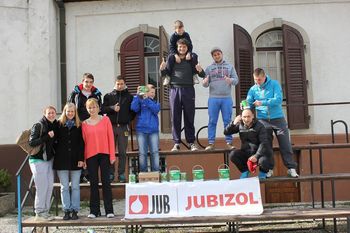 JUB omogočil prenovo otroških igral in klopi v občini Litija
