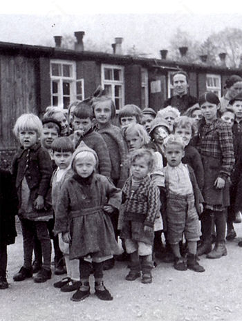 Ogled filma "Slovenskemu narodu ukradeni otroci"