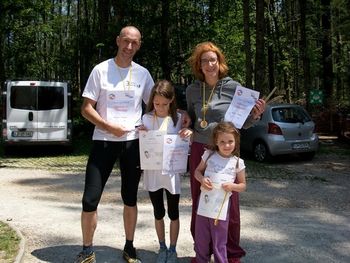 Na 3. ŠENT – ovem dobrodelnem teku zbrali 850 EUR za socialno najbolj ogrožene člane ŠENT-a