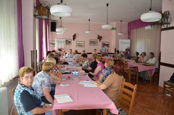 Potrebni so inovativni pristopi za izboljšanje oskrbe starejših