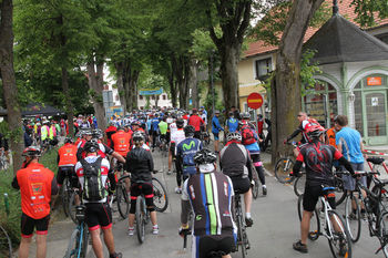 Čez 800 kolesarjev na maratonu treh občin