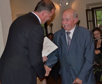 Podelili priznanja, odkrili doprsni kip Gregorja Riharja, odprli Hišo v parku in se kulturno razvajali