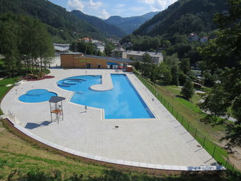 V TRŽIČU SE KOPAMO NA GORENJSKI PLAŽI