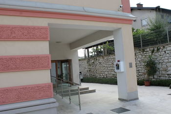 AVTOMATSKI EKSTERNI DEFIBRILATOR (AED) JE NOVA  PRIDOBITEV V MIRNU