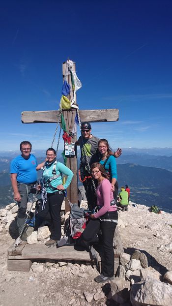 Mladi planinci na Mangartu