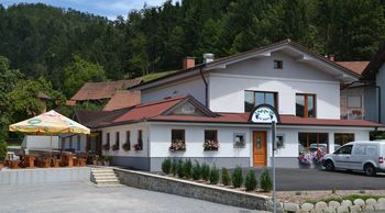 Gostilna Pr' Kozinc z novo zunanjo podobo in prostorom za zaključene družbe