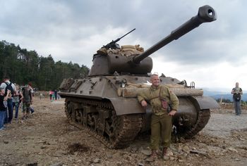 V Pivki uprizorili bitko v Normandiji