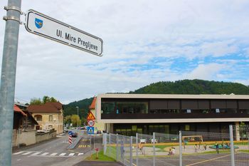 Dograjena osnovna šola v Litiji - po novem na ulici Mire Pregljeve Dograjena osnovna šola v Litiji - po novem na ulici Mire Pregljeve