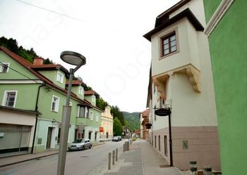Likovno ustvarjanje v starem mestnem jedru Litije Likovno ustvarjanje v starem mestnem jedru Litije