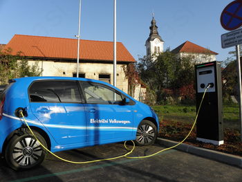 Na Igu polnilno mesto za električna vozila 