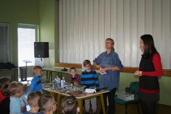 SREČANJE S PISATELJICO JANJO VIDMAR IN PROJEKT »LAHKOTNI SVET«