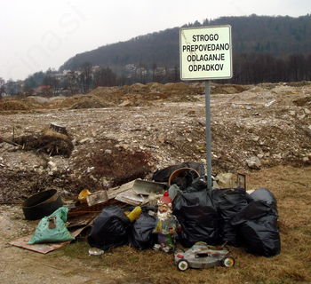 82 tisočakov za nelegalno deponijo