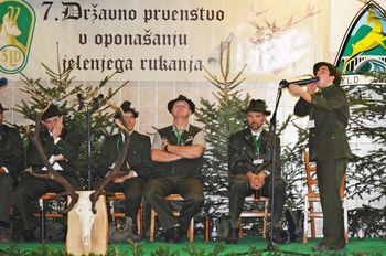 Imamo državnega prvaka v oponašanju jelenjega ruka