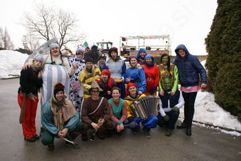 Pustovanje folklornikov z Razborja