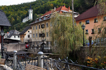 Ob kulturnem prazniku: Soneti zrcala časa in Čez čoftane ga ni