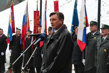 Stotim talcem se je poklonil tudi predsednik države