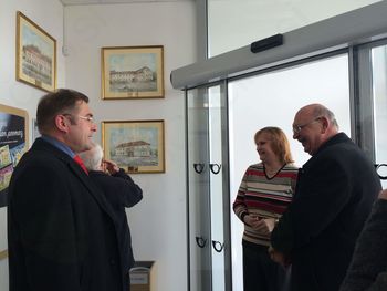 Predaja slik Draga Jermana s strani občine Lukovica poslovalnici pošte Lukovica