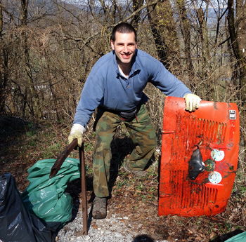 Več kot dvesto Borovničanov v spopad s smetmi