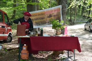Tradicionalni pohod po poteh krajevne skupnosti Loka