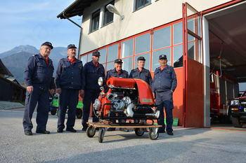 OBNOVLJENA 50 LET STARA MOTORNA BRIZGALNA 