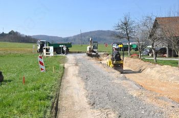 Dela na cesti Veliko Mlačevo-Žalna v polnem teku