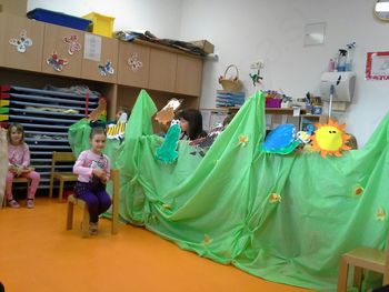 LUTKOVNA PREDSTAVA KOT DARILO ZA NAŠE STARŠE