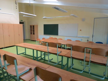 Učenci v nove prostore, bivalni kontejnerji na odpad