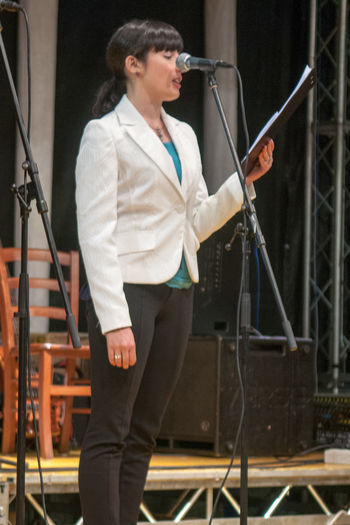Voditeljica Karin Zorn