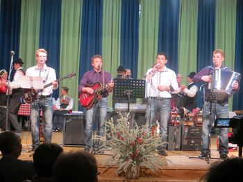 Koncert Ansambla bratov Poljanšek z gosti