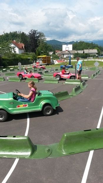 Navdušeni učenci v vlogi čisto pravih voznikov