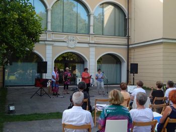Kulturni trikotnik v Grajskem parku Kulturni trikotnik v Grajskem parku