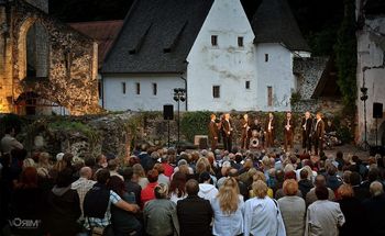 KLAPA ŠUFIT NAPOLNILA ŽIČKO KARTUZIJO